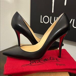 Christian Louboutin pump